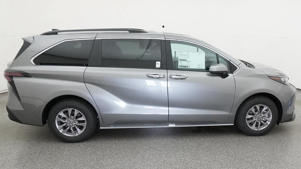 New 2026 Toyota Sienna XLE FWD image 14