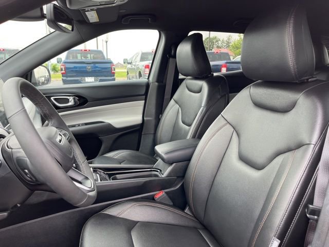 Used 2024 Jeep Compass Limited image 18