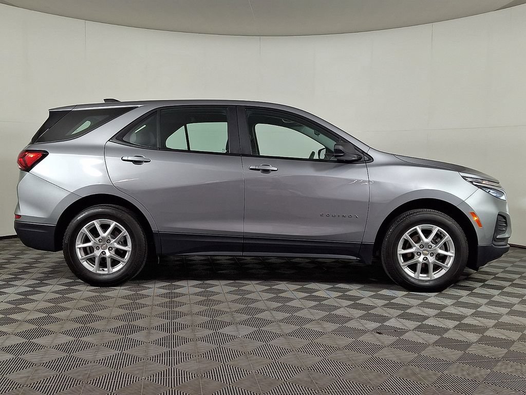 Used 2023 Chevrolet Equinox LS AWD/4WD image 10