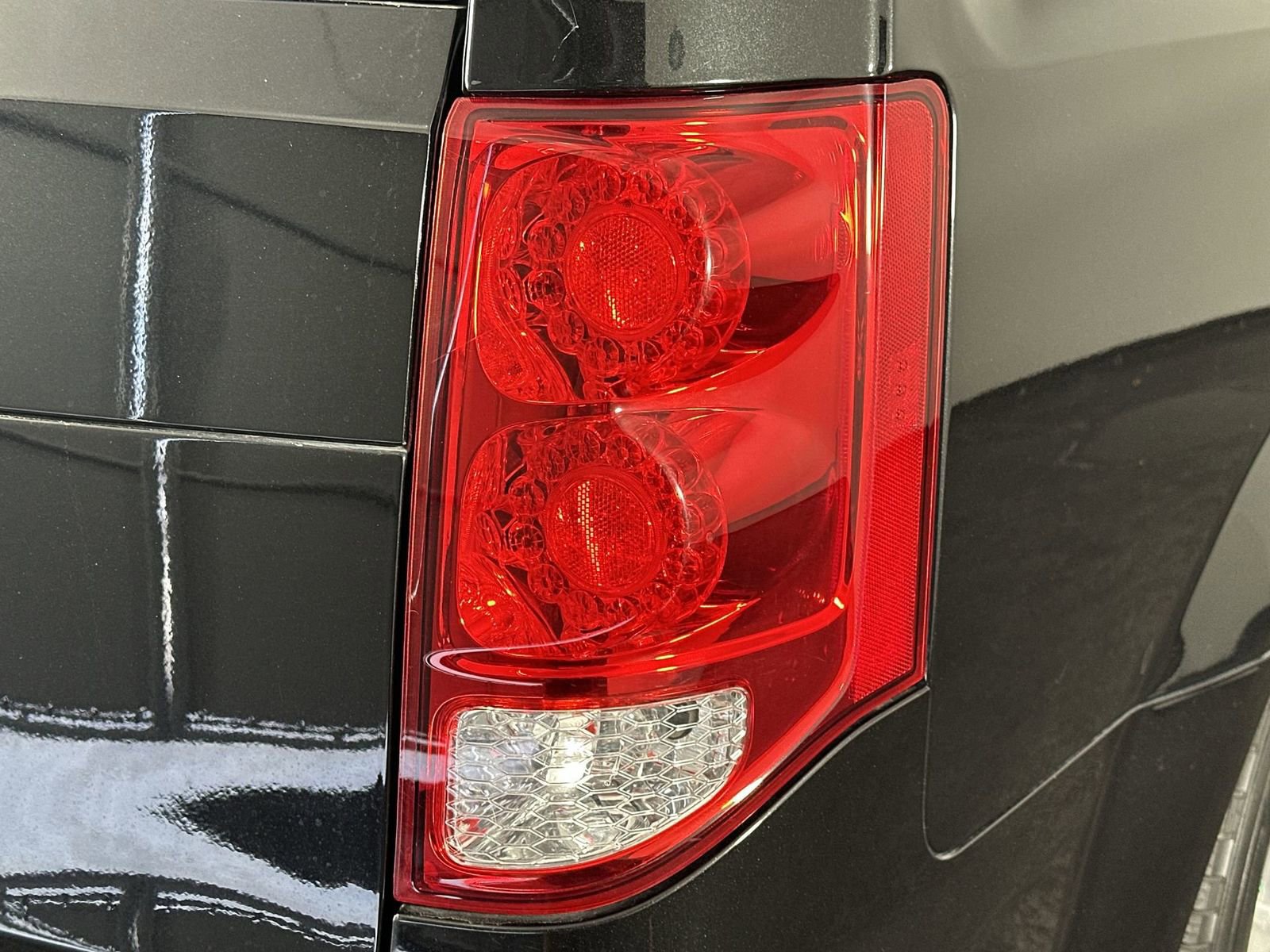 Used 2020 Dodge Grand Caravan SE image 30