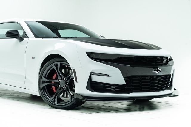 Used 2019 Chevrolet Camaro SS RWD image 4