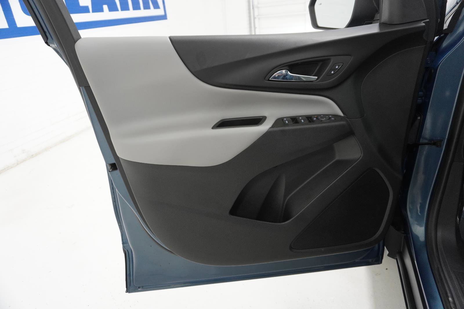 Used 2024 Chevrolet Equinox LS w/ Driver Confidence II Package image 12