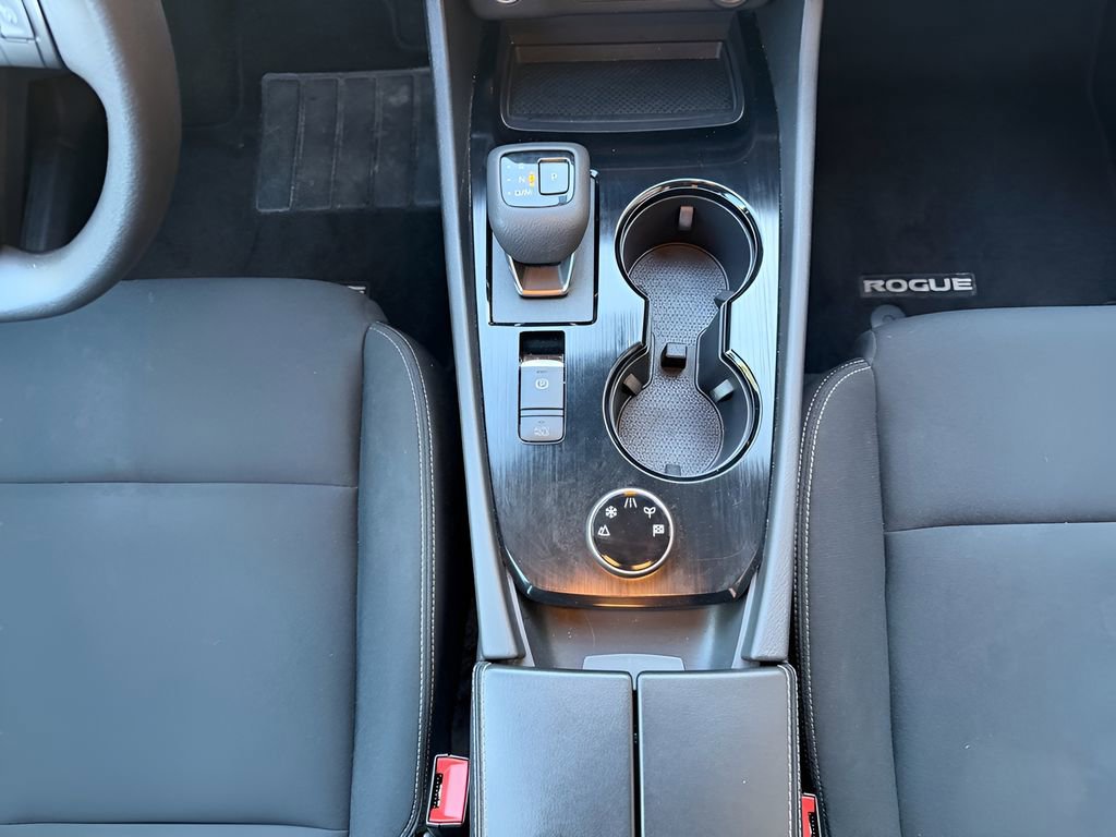 Used 2023 Nissan Rogue S image 14
