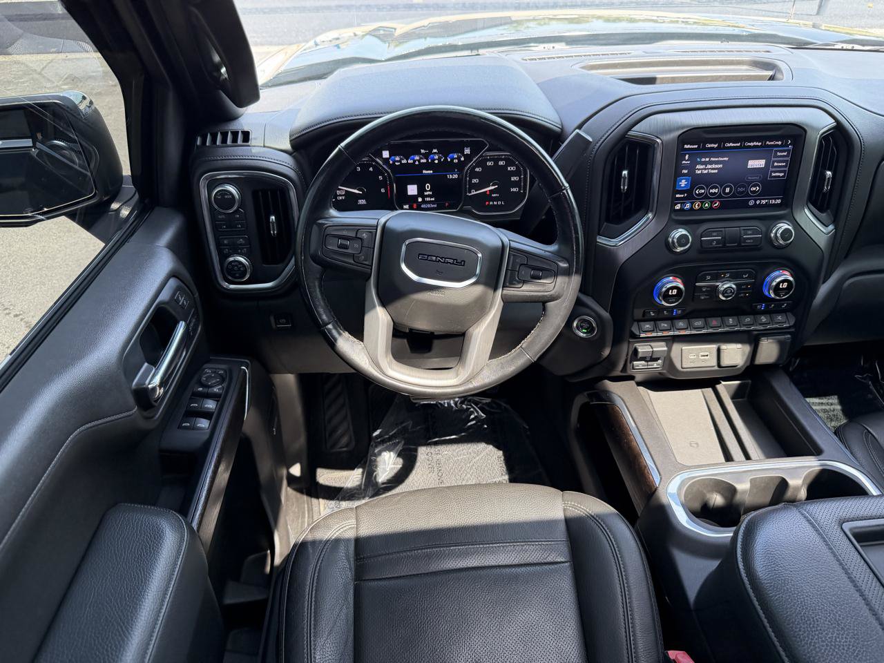 Used 2020 GMC Sierra 1500 Denali w/ Denali Ultimate Package AWD/4WD image 17
