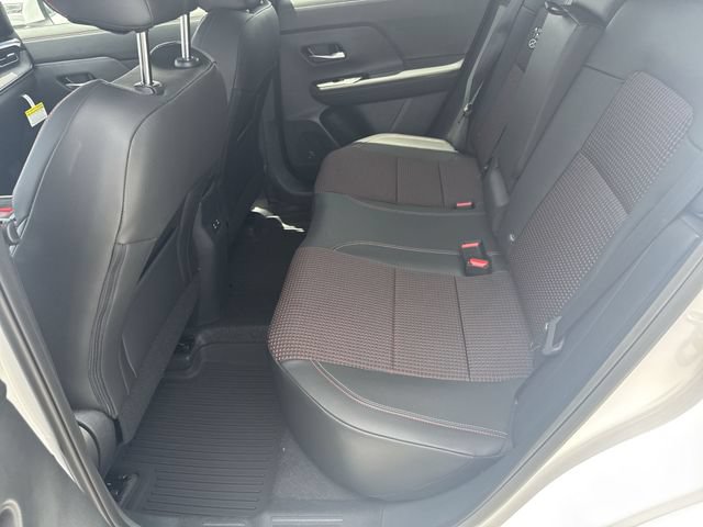 New 2025 Nissan Kicks SR FWD image 13