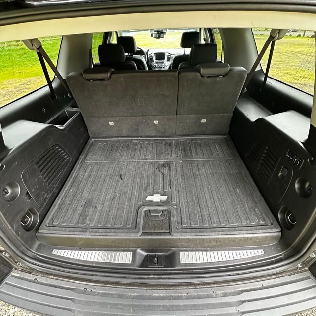 Used 2019 Chevrolet Suburban LT image 8