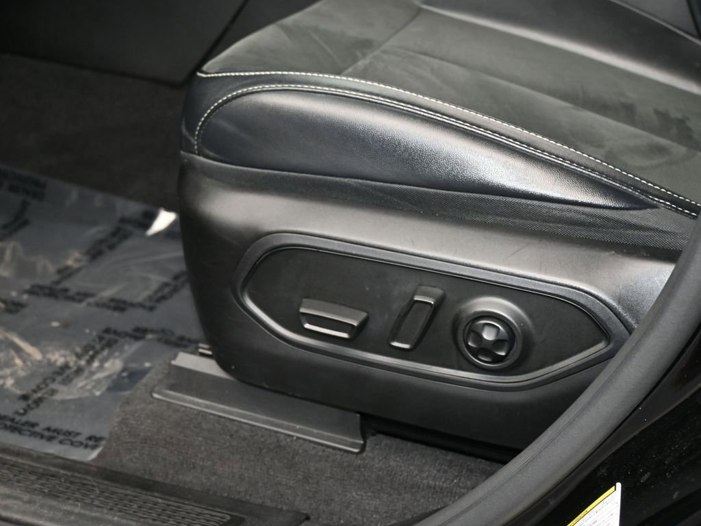 Used 2021 Jeep Grand Cherokee L Laredo image 12