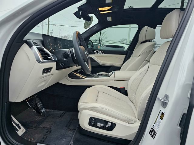 Used 2025 BMW X7 M60i image 19