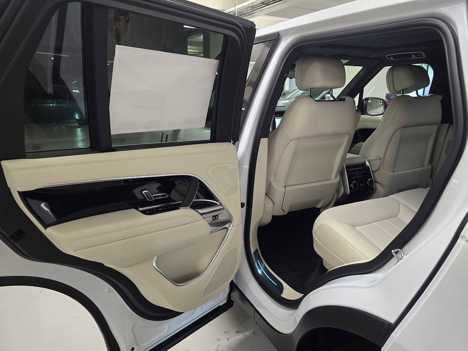 New 2026 Land Rover Range Rover SE image 17