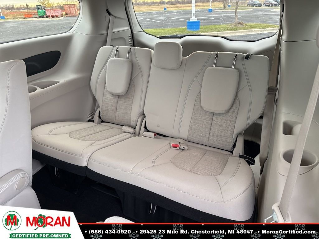 Used 2017 Chrysler Pacifica Touring Plus image 29