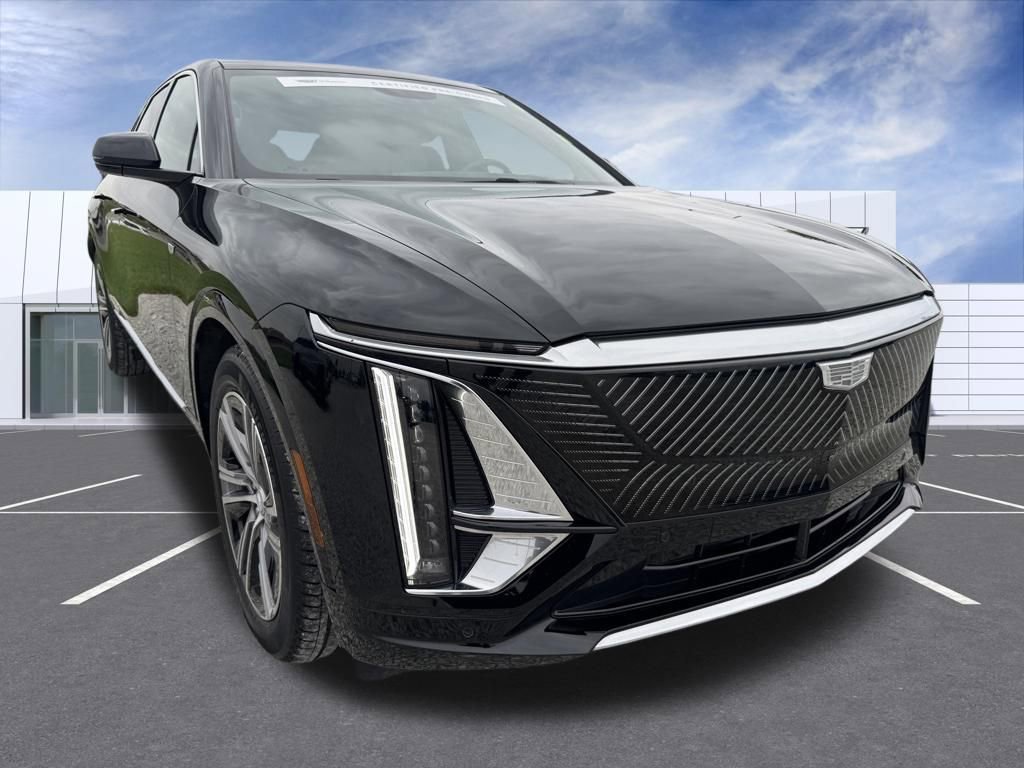Certified 2024 Cadillac Lyriq Luxury image 1