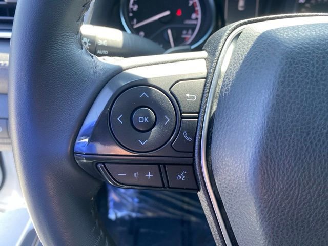 Used 2018 Toyota Camry SE w/ Moonroof Package FWD image 19