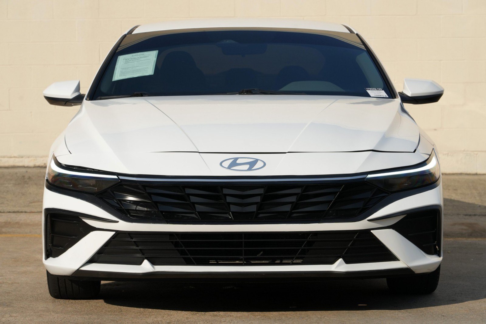 Used 2025 Hyundai Elantra Hybrid FWD image 6