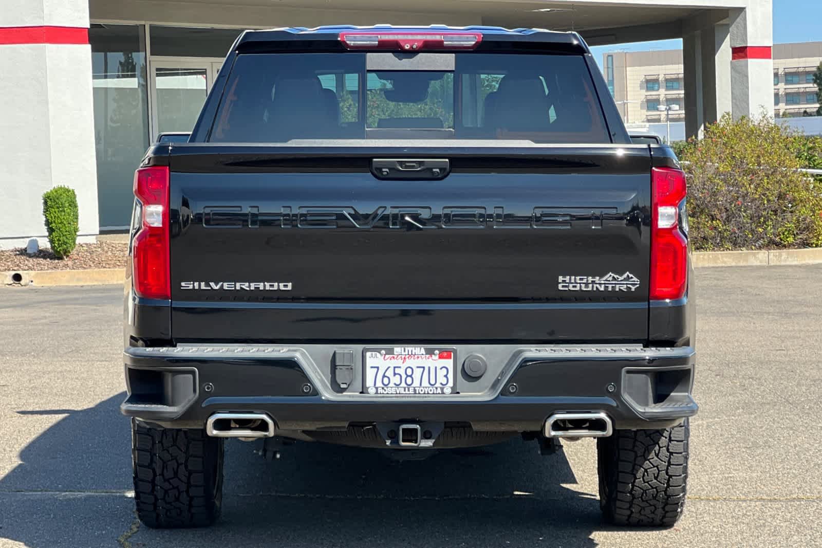 Used 2023 Chevrolet Silverado 1500 High Country w/ High Country Premium Package AWD/4WD image 8