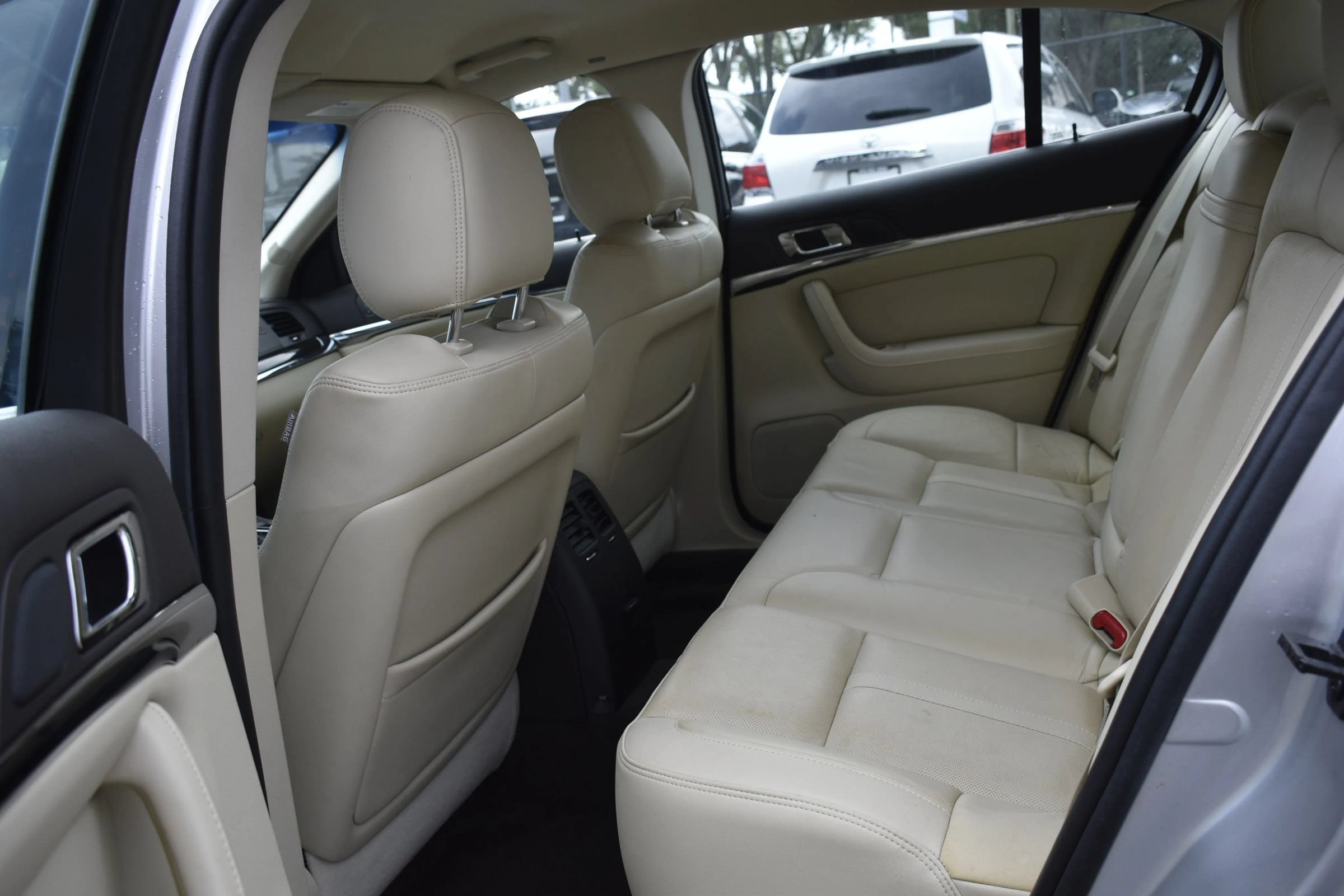 Used 2014 Lincoln MKS FWD image 11