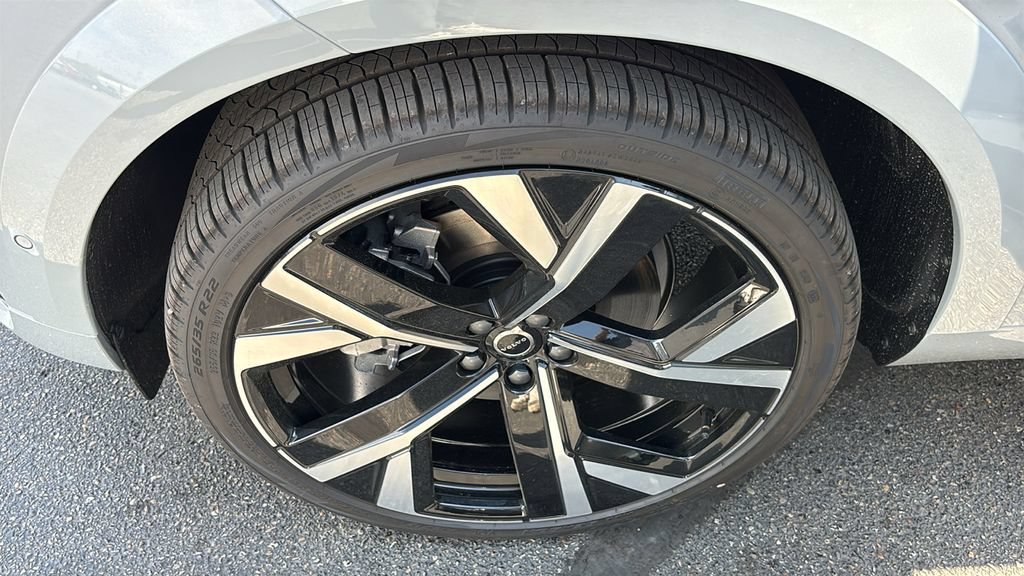 New 2026 Volvo XC60 T8 Ultra w/ Climate Package AWD/4WD image 32