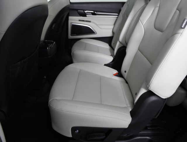 New 2025 Kia Telluride S image 9