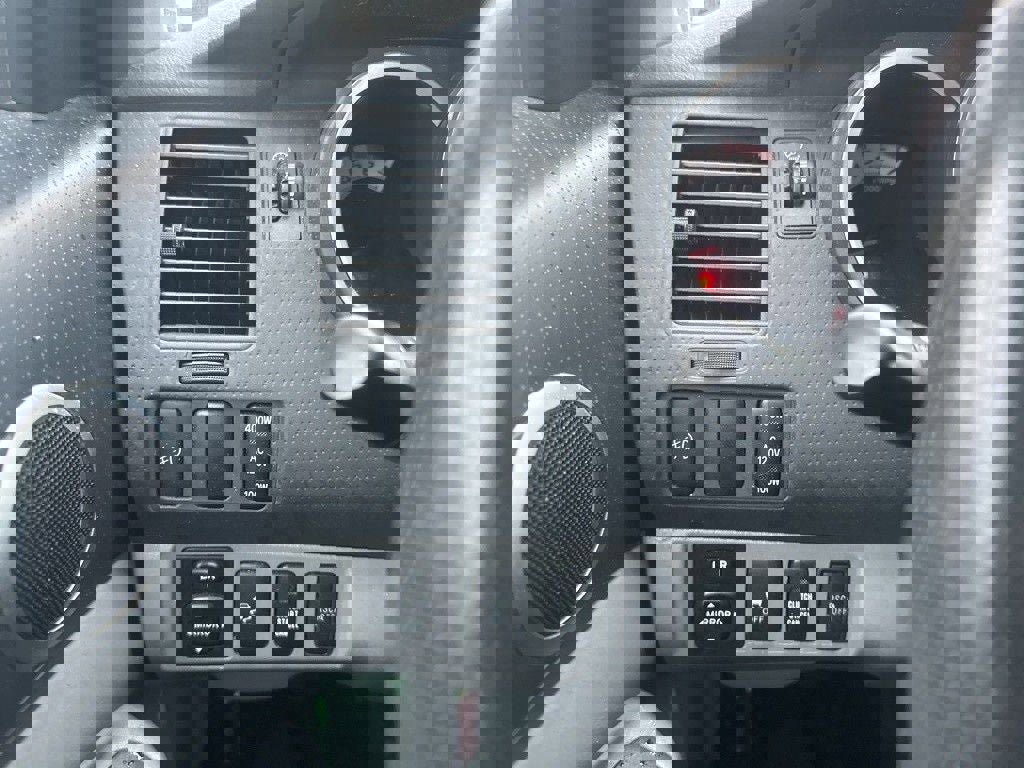 Used 2013 Toyota Tacoma 4x4 Double Cab w/ TRD Sport Pkg image 9