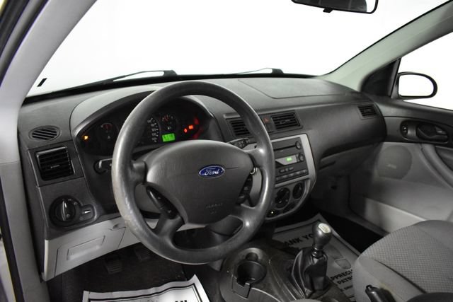 Used 2007 Ford Focus S FWD image 11