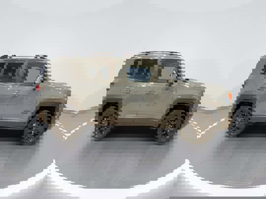 Used 2018 Jeep Renegade Altitude w/ UConnect 8.4 Nav Group image 9