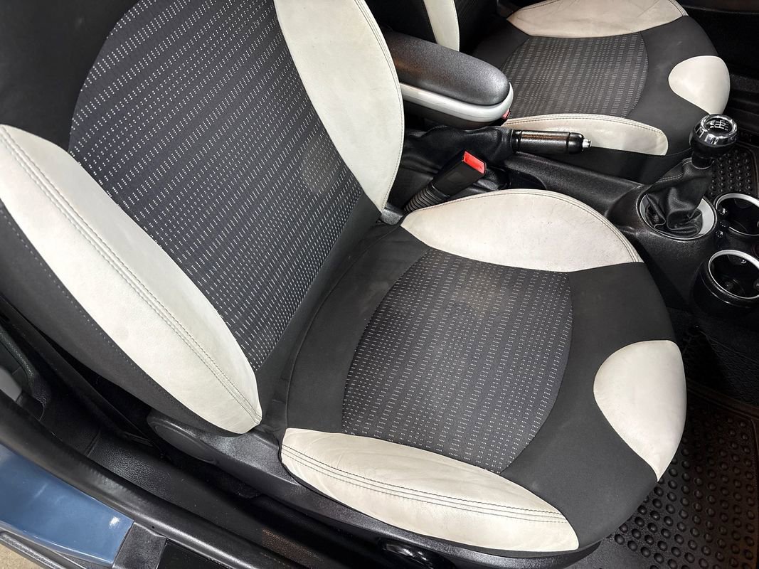 Used 2010 MINI Cooper Hardtop image 50