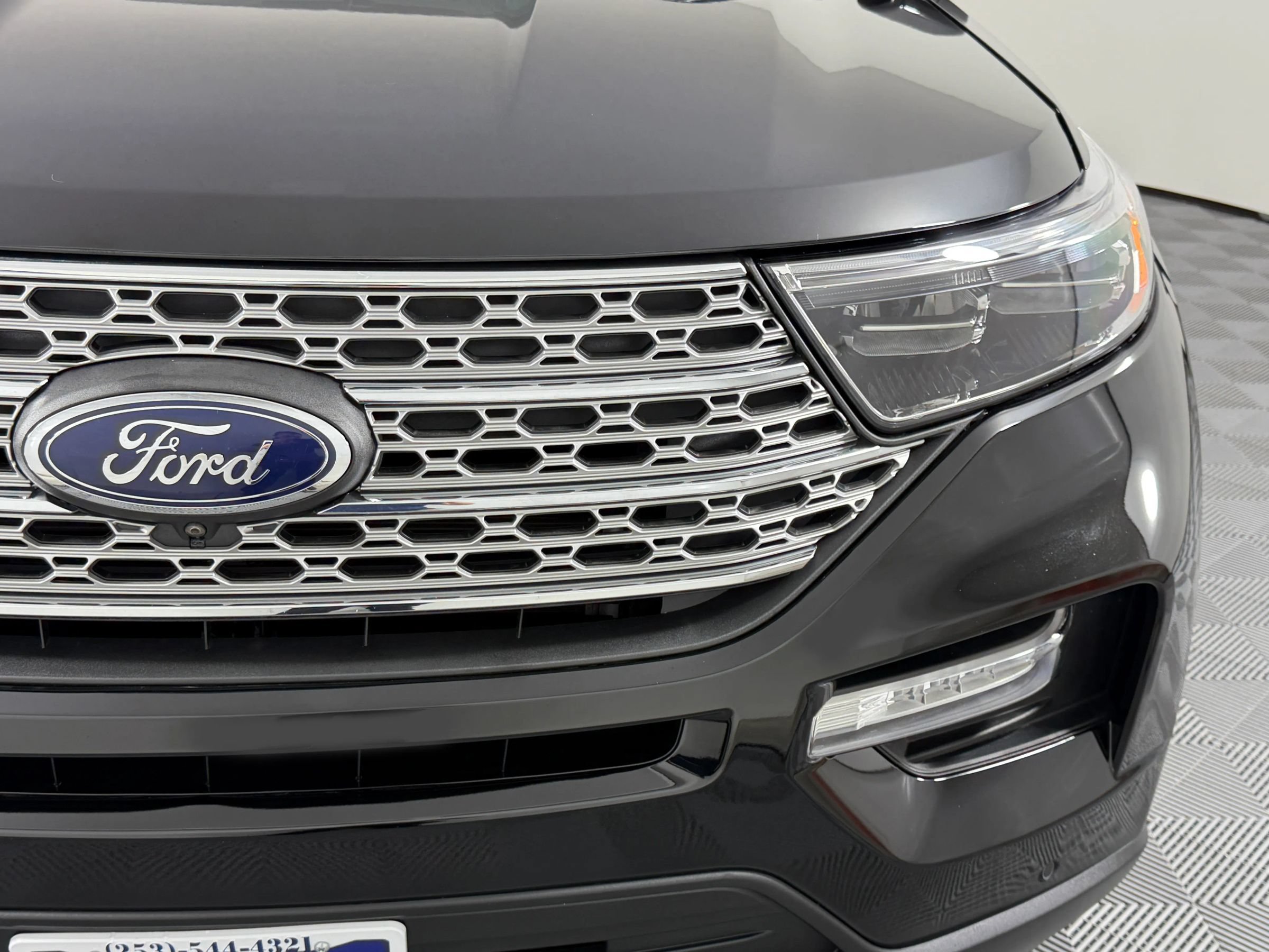 Used 2020 Ford Explorer Limited w/ Class III Trailer Tow Package AWD/4WD image 4