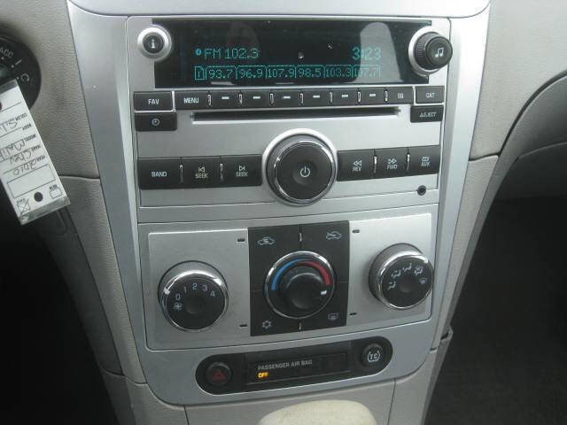 Used 2010 Chevrolet Malibu LS image 18