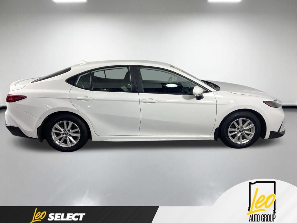 Used 2025 Toyota Camry SE FWD image 7