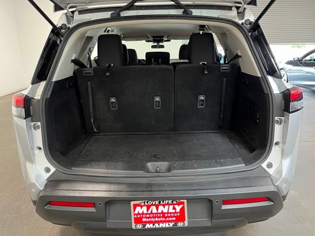 Used 2024 Nissan Pathfinder SV FWD image 16