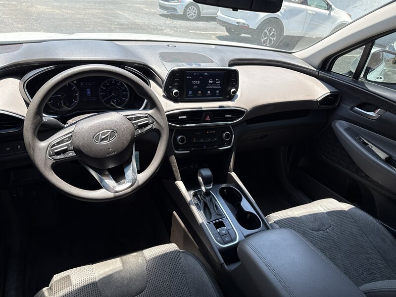 Used 2020 Hyundai Santa Fe SE FWD image 8