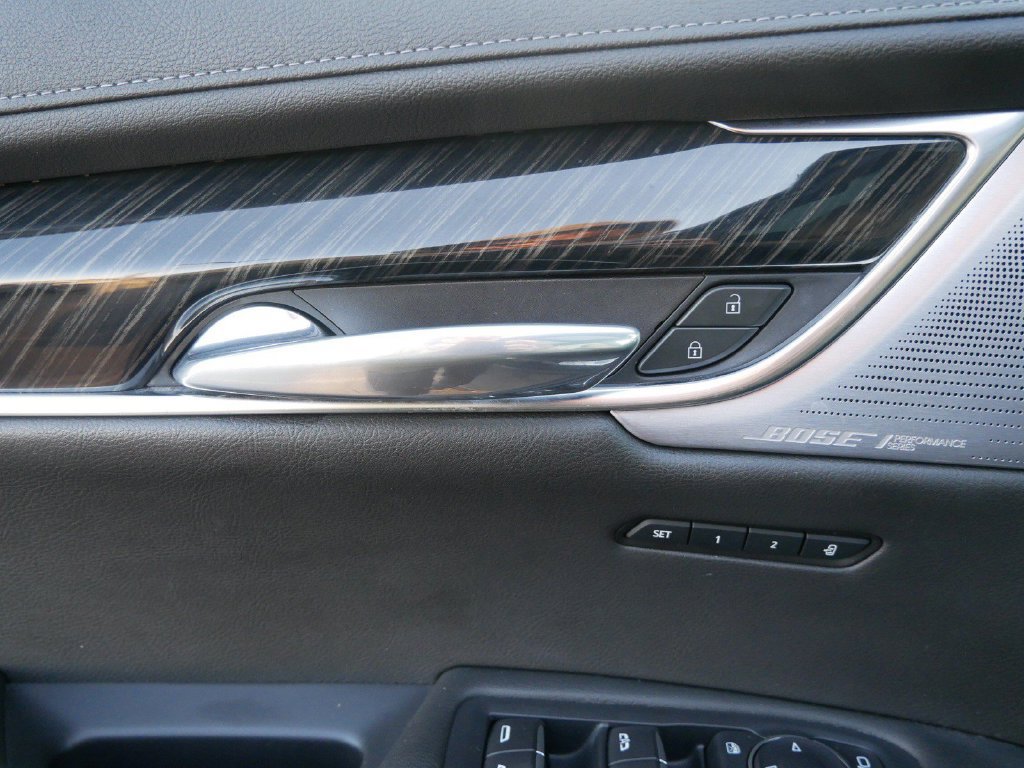 Used 2021 Cadillac XT6 Premium Luxury w/ LPO, ONYX Package AWD/4WD image 16