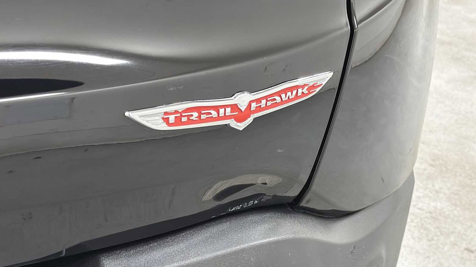 Used 2015 Jeep Renegade Trailhawk w/ Popular Equipment Group AWD/4WD image 28