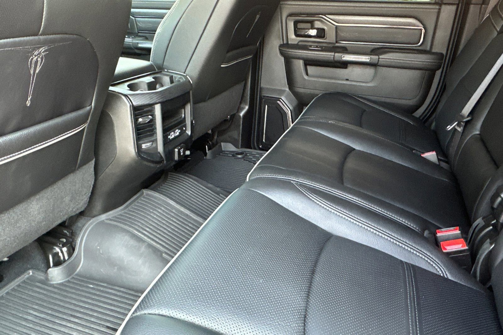 Used 2024 RAM 3500 Limited image 13