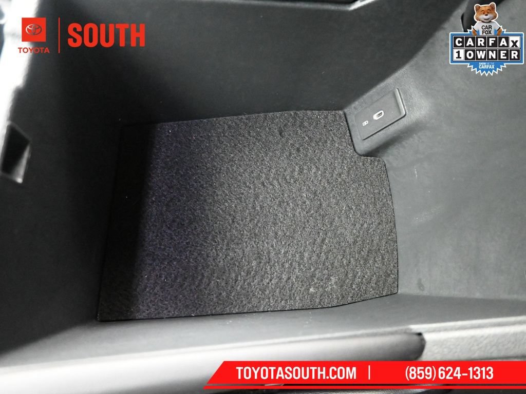 Used 2024 Volkswagen Atlas Cross Sport SE FWD image 36