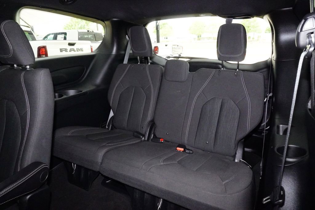 Used 2018 Chrysler Pacifica Touring Plus w/ S Appearance Package FWD image 30