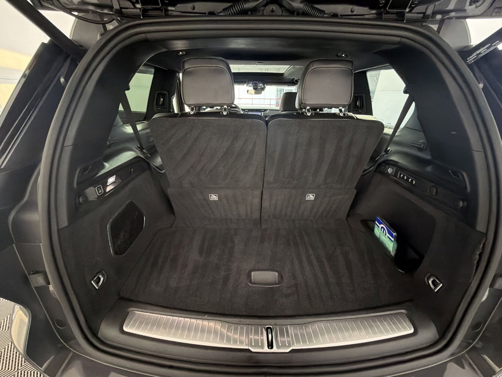 Used 2023 Jeep Grand Cherokee L Overland image 27