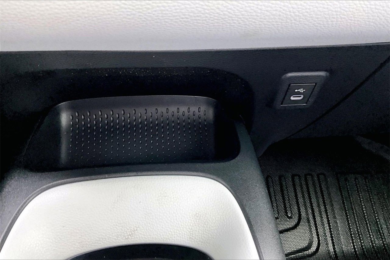 Used 2024 Toyota Corolla LE image 15