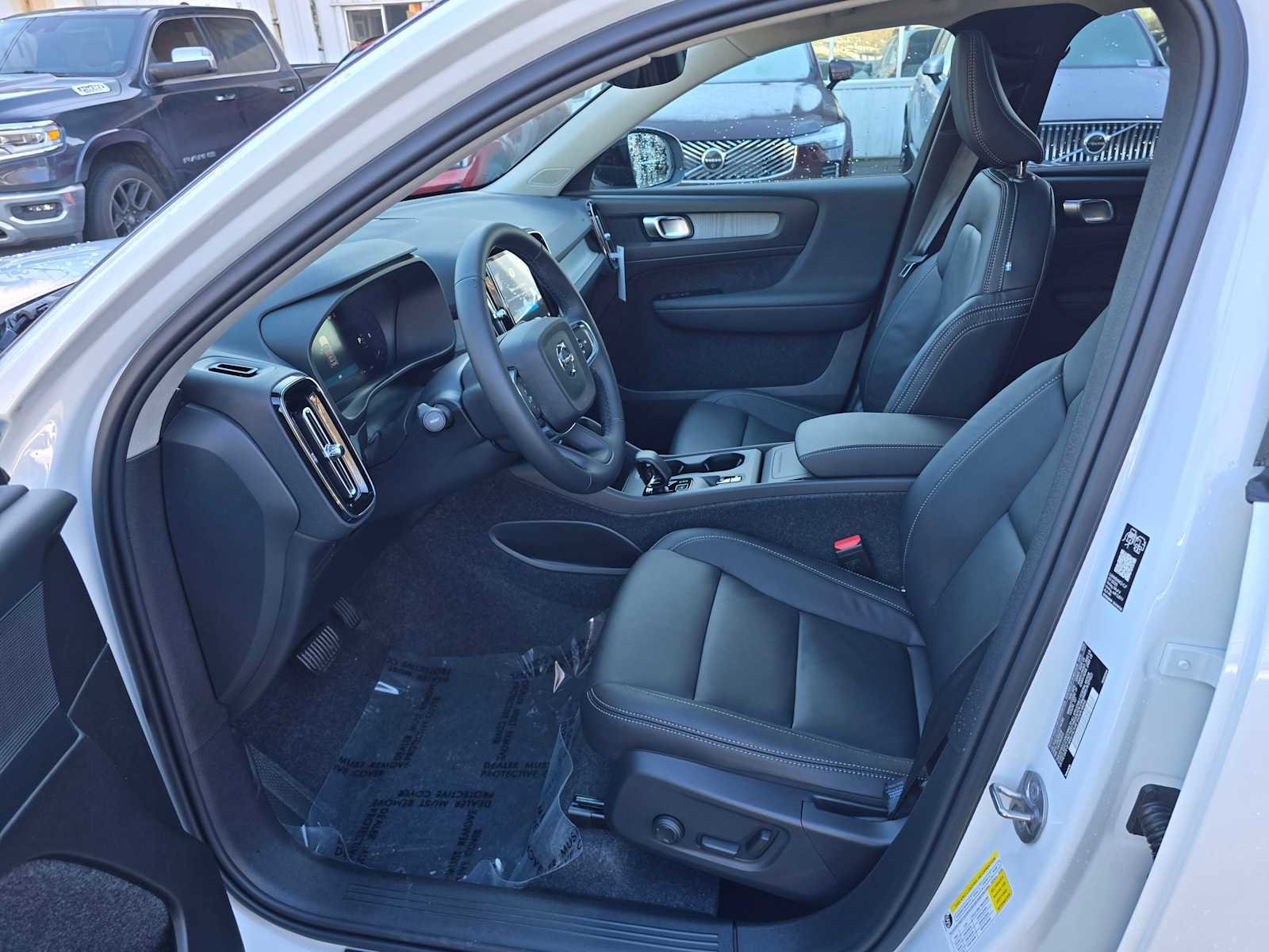 New 2026 Volvo XC40 B5 Core w/ Climate Package image 20