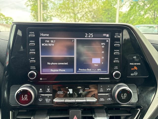 Used 2021 Toyota Highlander L AWD/4WD image 14