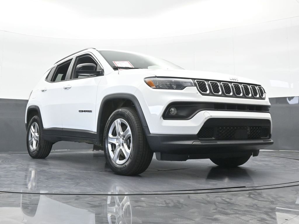 Used 2023 Jeep Compass Latitude AWD/4WD image 59