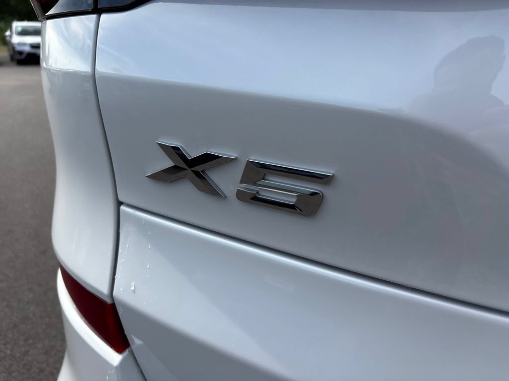 Used 2024 BMW X5 xDrive40i w/ M Sport Package AWD/4WD image 14