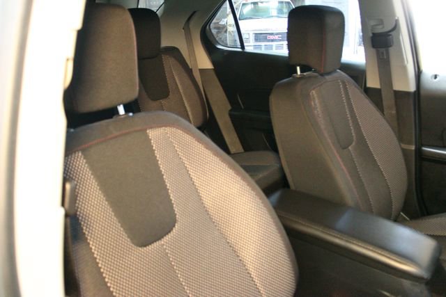 Used 2017 Chevrolet Equinox LS image 11