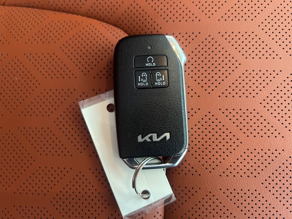 Certified 2024 Kia Carnival SX image 24