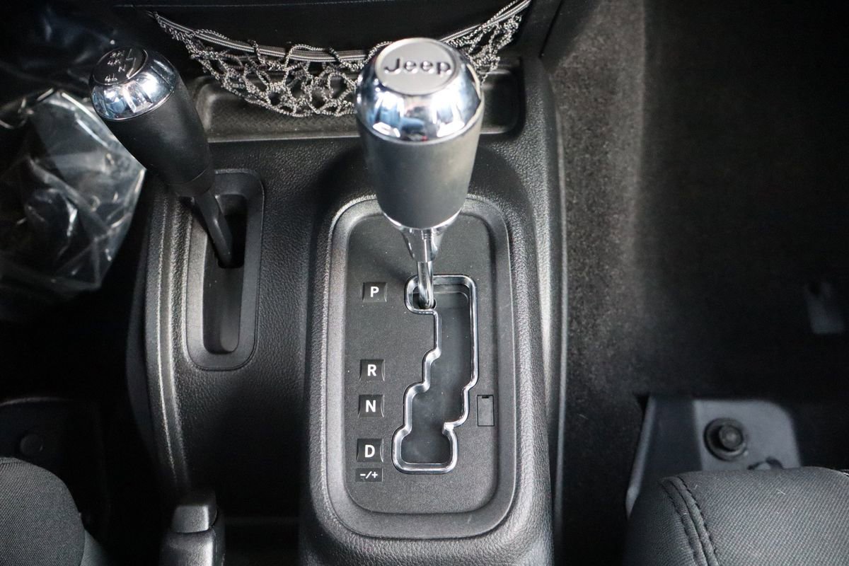 Used 2012 Jeep Wrangler Unlimited Sport image 34