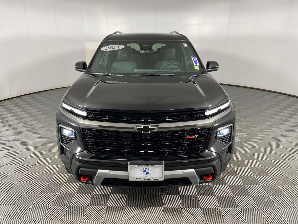 Used 2025 Chevrolet Traverse Z71 w/ Driver Confidence Package image 2