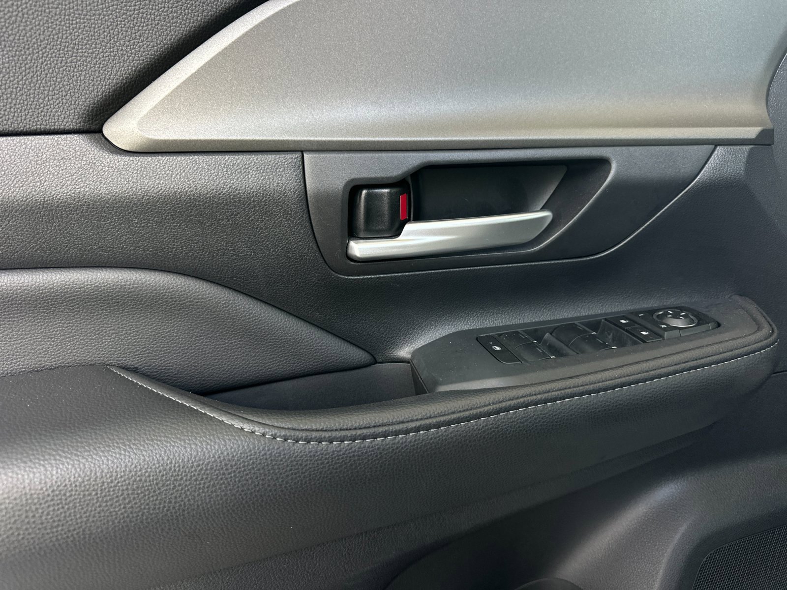 Used 2025 Toyota Grand Highlander FWD image 10