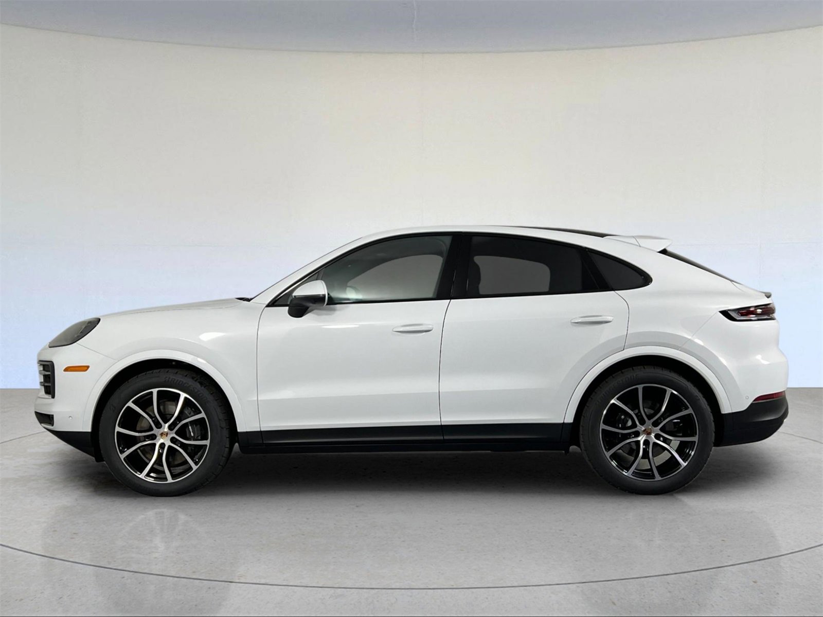 New 2025 Porsche Cayenne Coupe image 2