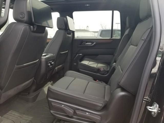 New 2026 GMC Yukon XL Denali w/ Denali Reserve Package image 15
