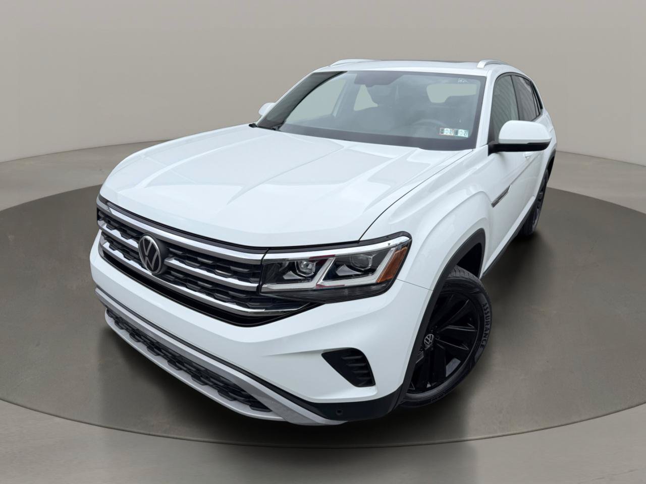Used 2023 Volkswagen Atlas Cross Sport SE w/ Panoramic Sunroof Package FWD image 3