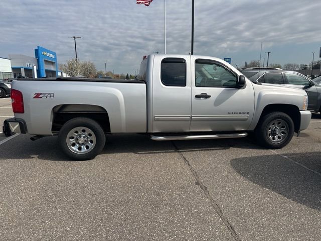 Used 2011 Chevrolet Silverado 1500 LS RWD image 2